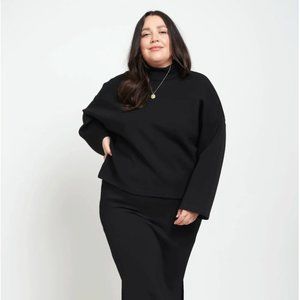 NWOT, Relaxed fit, Extremely Soft, Boxy Black Turtleneck, Size L